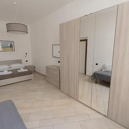 Amalia Via La Farina * Florence